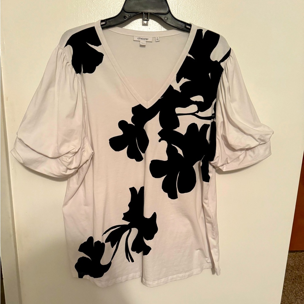 Chicos size 4 or XXL short sleeve white t-shirt in a v-neck